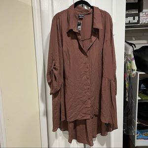 Women’s Button Down Size XXL/24